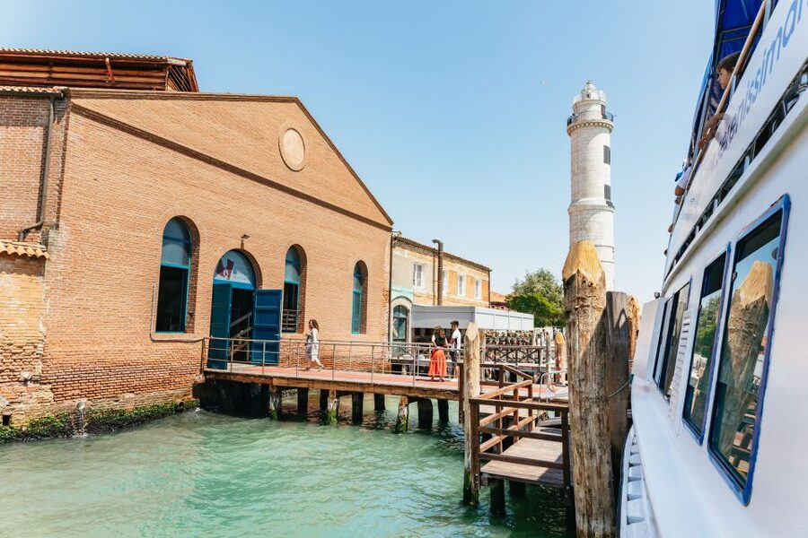 Venice: Burano, Torcello & Murano Boat Tour w/Glassblowing - Murano: glass, furnaces, and a short shopping stop