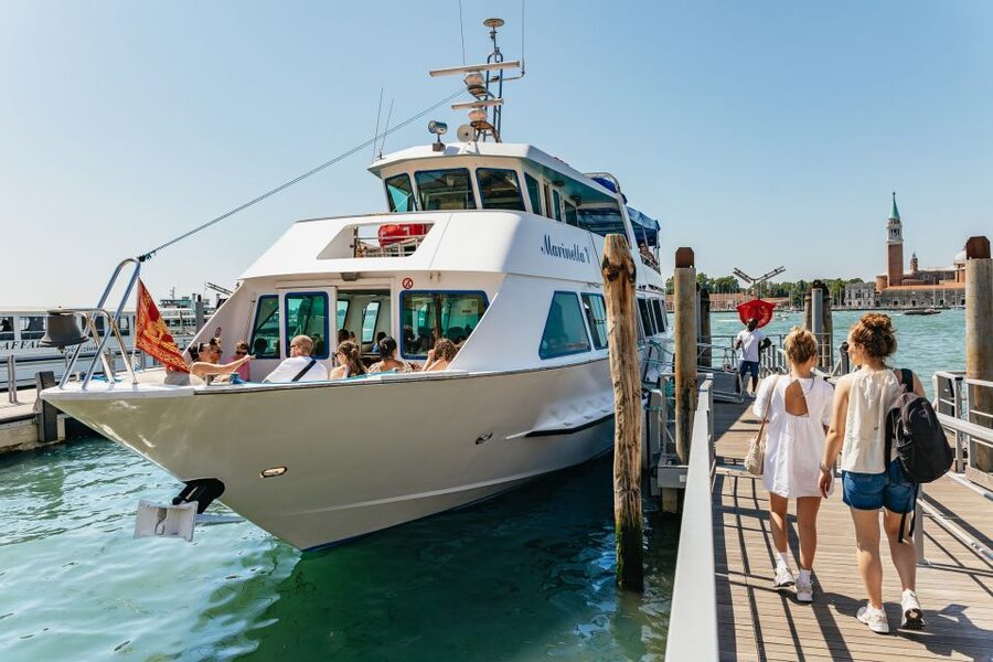 Venice: Burano, Torcello & Murano Boat Tour w/Glassblowing - What the six-hour schedule feels like