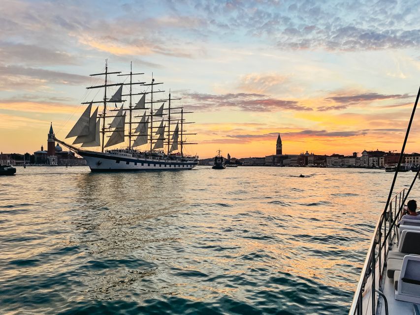 Venice: Catamaran Sunset Jazz Cruise with Aperitivo - Best Seats, Best Photos, and Practical Comfort