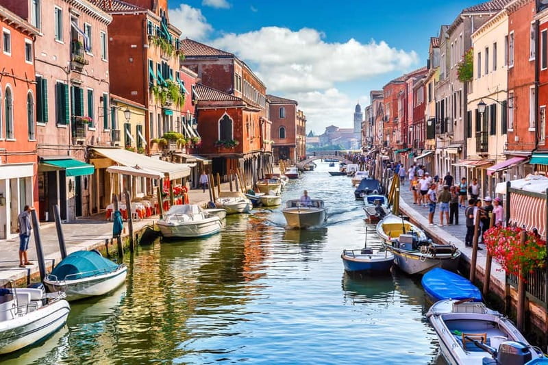 Venice: Murano, Burano & Torcello Boat Tour - How the multilingual guiding works
