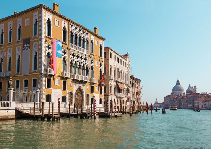 Venice: Private Gondola Cruise for up to 5 Passengers - Finding the boat near the Royal Gardens