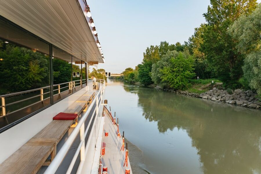 Vienna: 3-Course Evening Dinner Cruise - Key points before you book