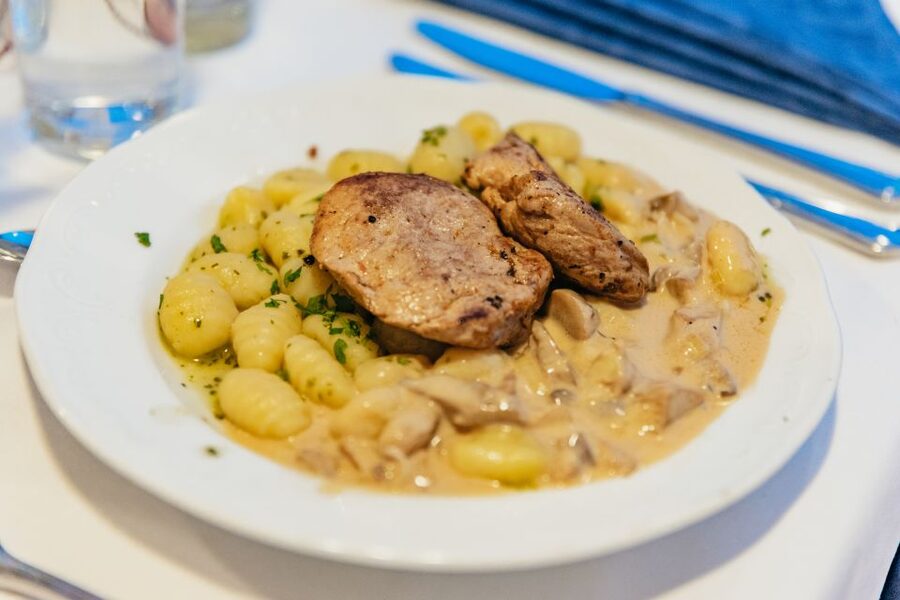 Vienna: 3-Course Evening Dinner Cruise - How to make the most of the evening