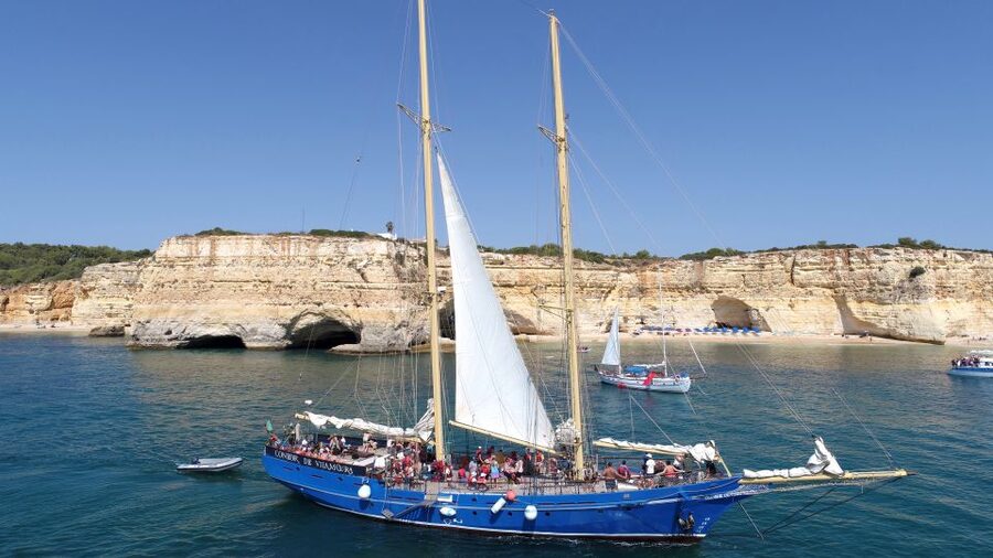 Vilamoura: Algarve Coast 3-Hour Sailing Cruise With Open Bar - Olhos d’Agua and the Small Beaches
