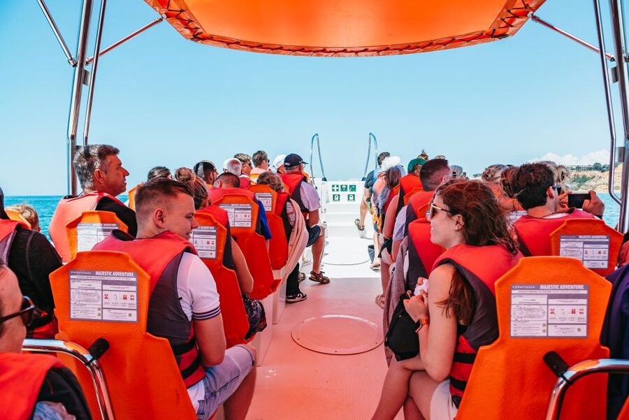 Vilamoura: Benagil Cave Boat Tour with Entry&Dolphin search - Seeing the Algarve’s caves and beaches by boat