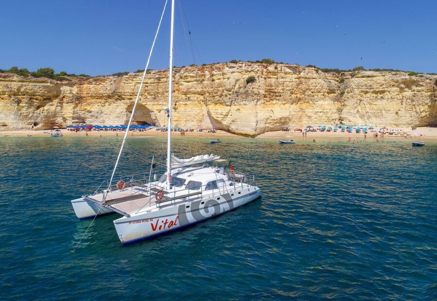Vilamoura: Guided Sightseeing Cruise with Beach BBQ & Drinks - Key points to know before booking