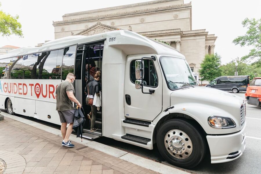 Washington, DC: Full-Day Tour with a Scenic River Cruise - What changes from October through March