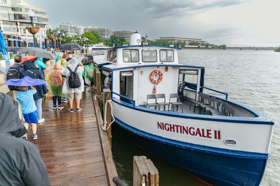 Washington, DC: Full-Day Tour with a Scenic River Cruise - Boarding near the Navy Memorial