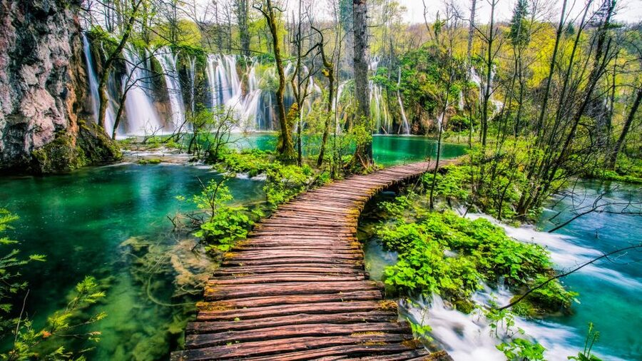 Zadar: Plitvice Lakes with Boat Ride and Zadar Old Town Tour - What the $53 price really buys you
